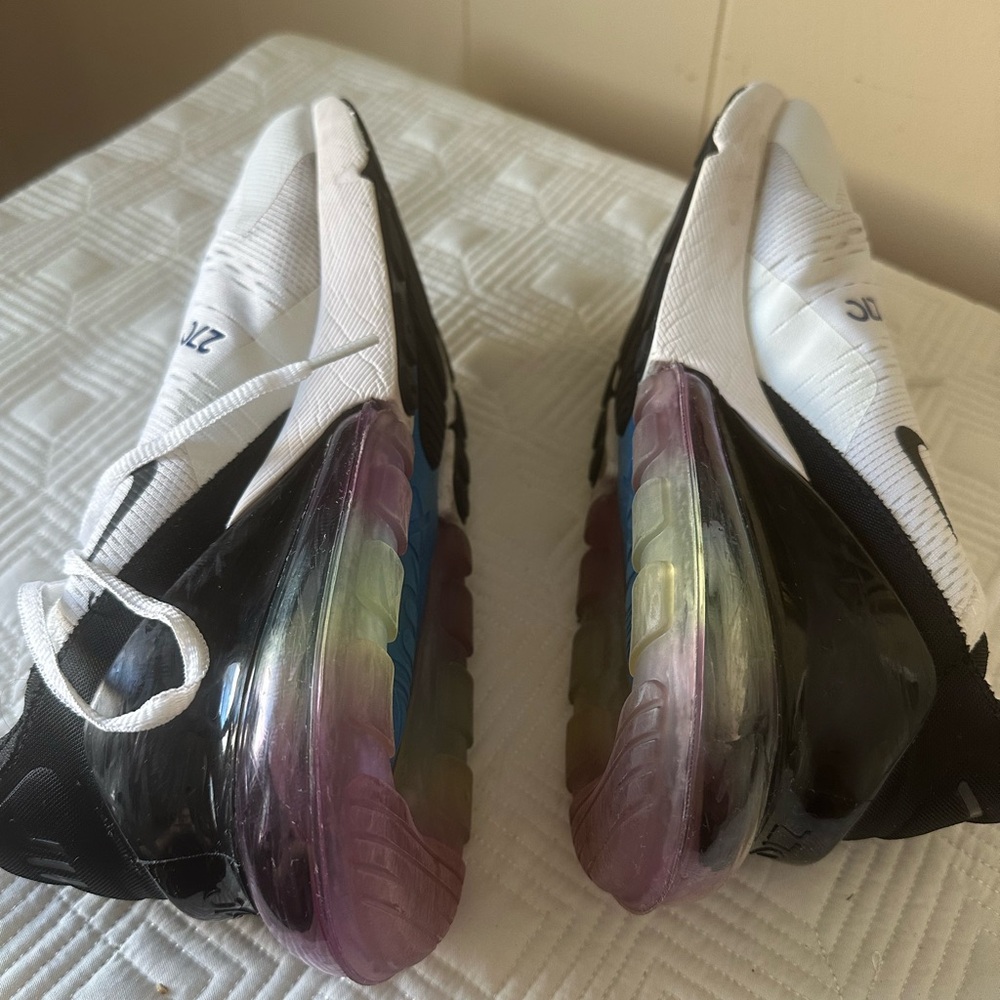 Nike White and Black Men's Shoes with Multicolor Sole
